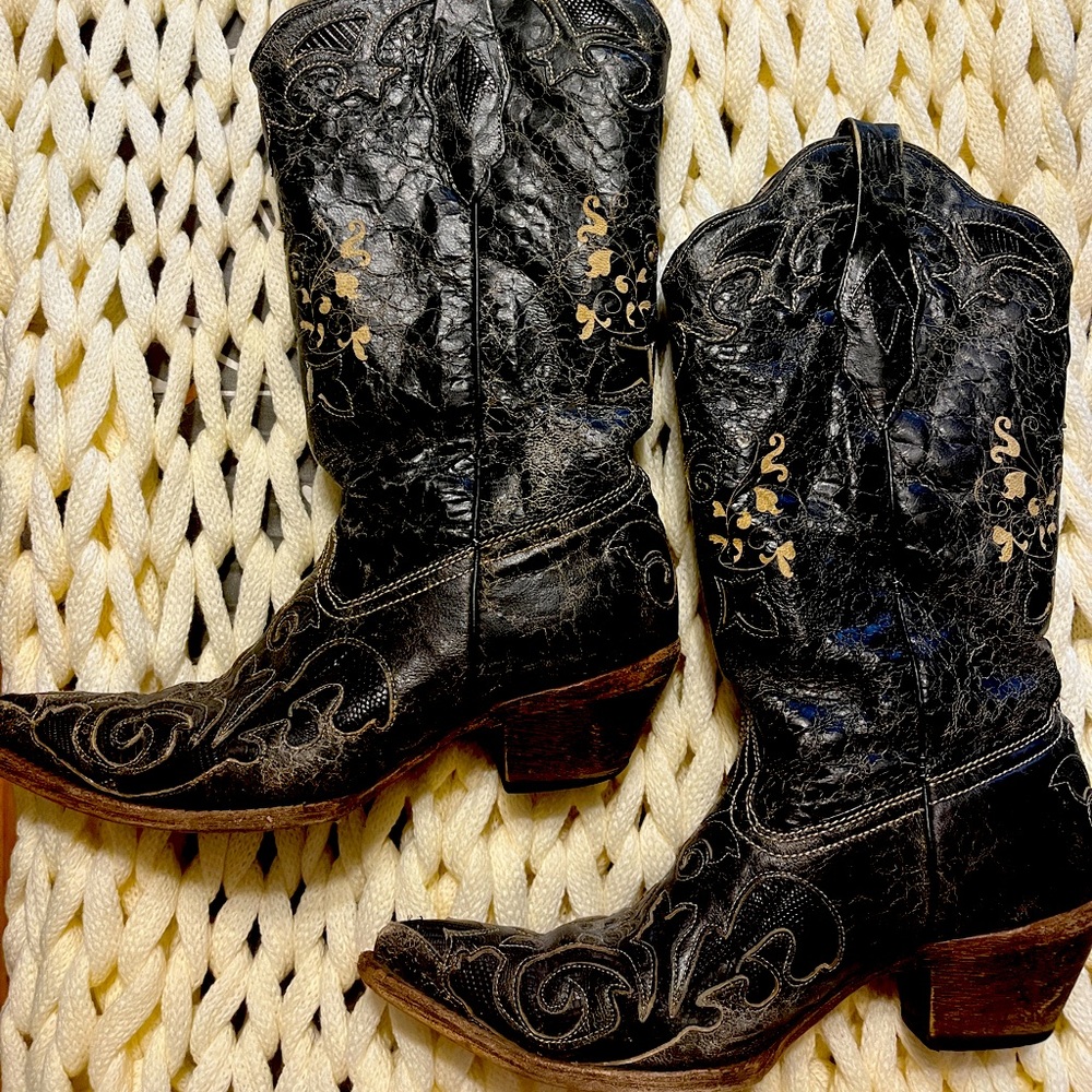 Corral cowboy boots